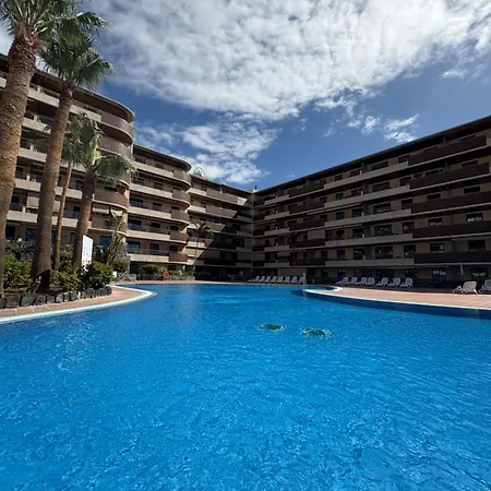Ocean View Two Bedroom In Gigantes With Balcony And Pool Apartament Puerto de Santiago (Tenerife)